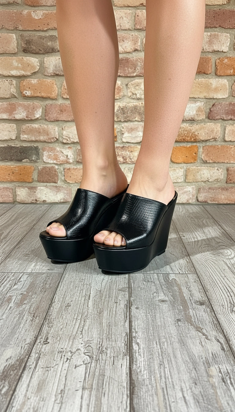 Tossut ristikko Musta