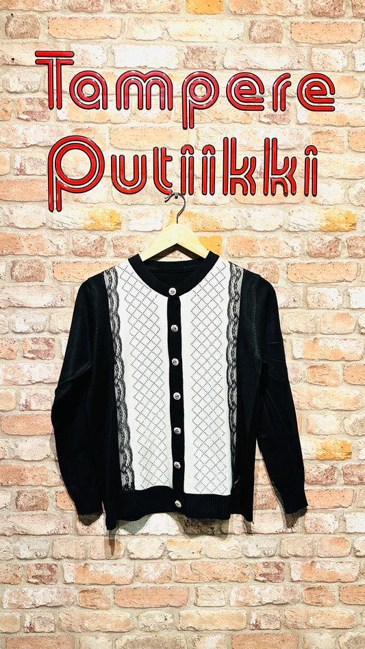 Paita Kirkas kivi