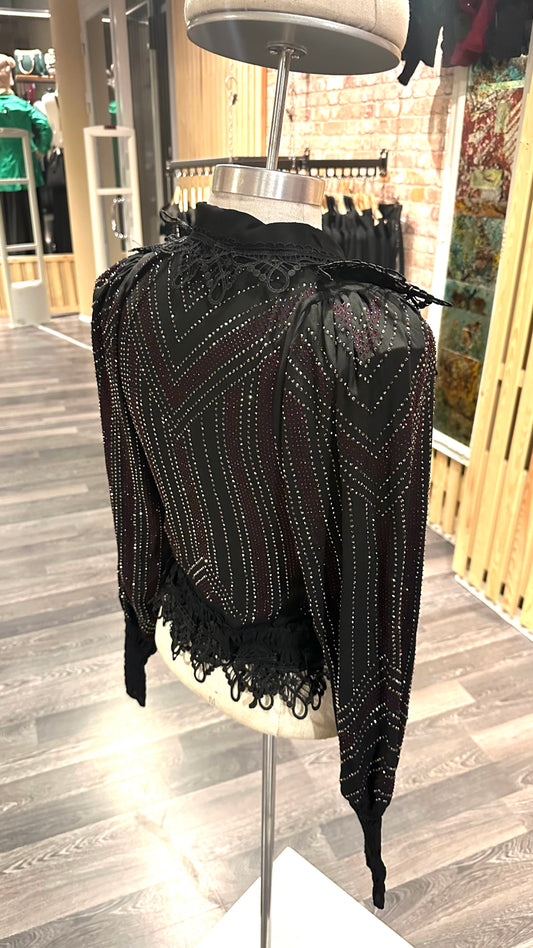 Musta: Hematitte ja tumma Punainen kivi