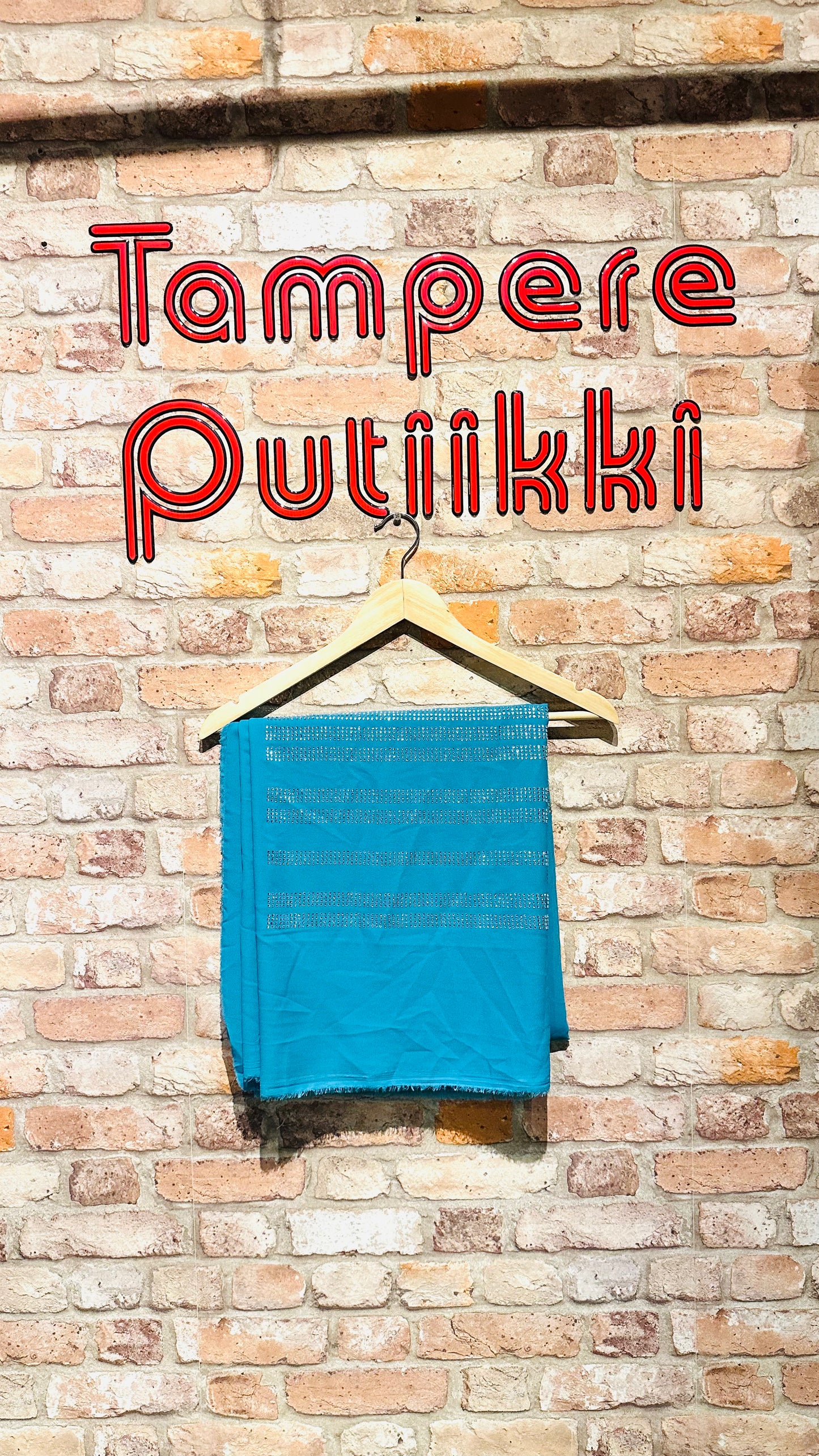 Turqoosi pohja ja Kirkas kivi